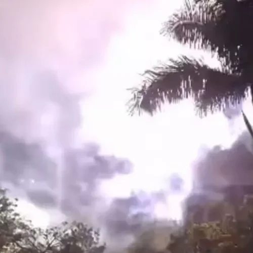 Intenso foguetório foi realizado nesta madrugada próximo ao hotel onde Flamengo está hospedado