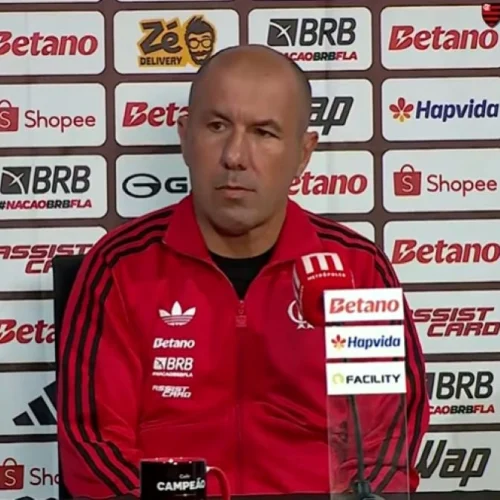Jardim é sincero sobre Almada no Flamengo e exalta Arrascaeta
