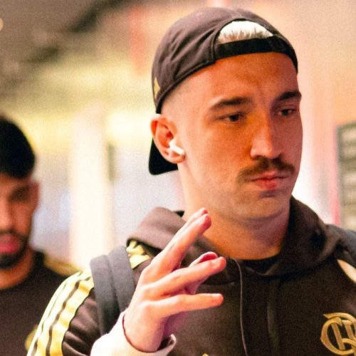 Léo Ortiz 'adia' férias para tratar de lesão no Flamengo