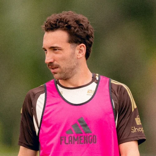 Léo Ortiz está fora de jogo do Flamengo x Santos; veja o motivo