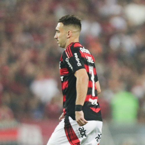 Léo Ortiz toma atitude e cria plano 'ousado' antes de jogo do Flamengo x Racing