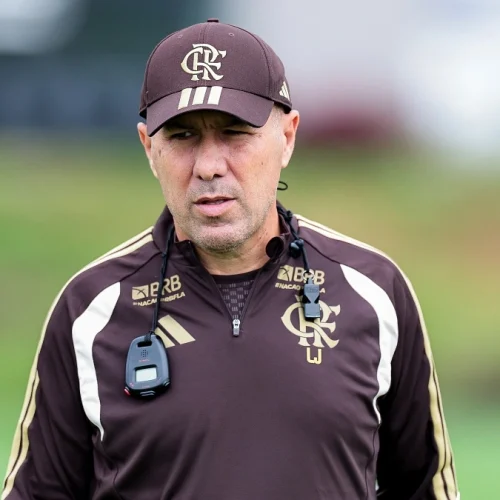 Leonardo Jardim define substitutos de 2 jogadores para jogo do Flamengo x Santos