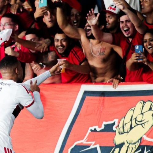 Lino destrói o Vasco e dá show de humildade após goleada do Fla