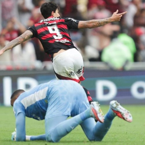 NO GRITO, NÃO! Palmeiras esperneia e dá chilique, mas Flamengo joga bonito e embola luta pelo título do Brasileirão