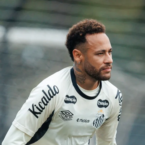 Neymar está relacionado para jogo do Flamengo x Santos