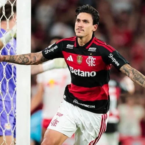 O LÍDER DISPAROU! Flamengo vence Bragantino e abre 3 pontos de vantagem para o Palmeiras no Brasileirão