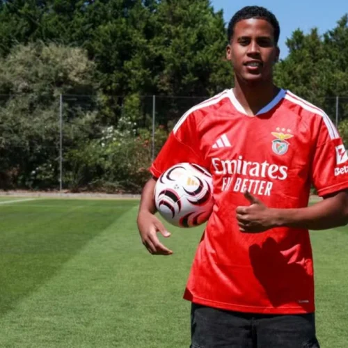 O anúncio da transferência de Alan Santos, do Flamengo, para o Benfica