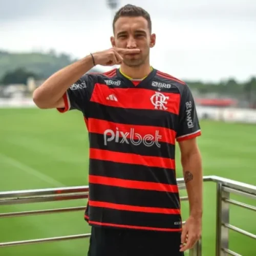 O zagueiro Léo Ortiz, titular absoluto no Flamengo sob o comando de Filipe Luís, entrou no radar da Juventus, da Itália