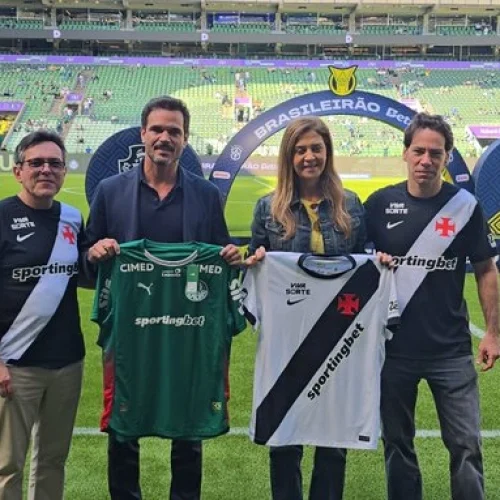 Relação entre Palmeiras e Vasco explode em foto no gramado e sobra até para o Flamengo