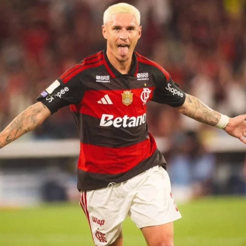 Varela é eleito 'Craque da Torcida' após vitória contra o Bragantino