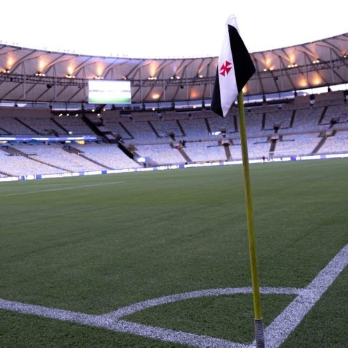 Vasco planeja mandar jogo contra o Flamengo fora do Maracanã